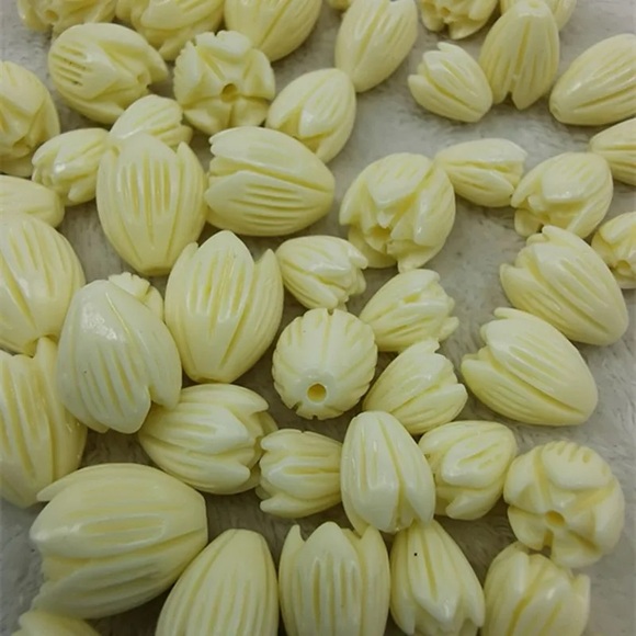 86A. Pikake Shell & Edison Freshwater Pearl Handmade on Maui Bracelet - Picture 10 of 12